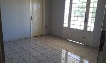 Imagem 5: Casa para venda com 450 metros quadrados com 4 quartos em Jardim Califórnia - Cuiabá - MT