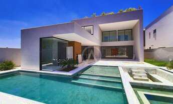 Imagem 2: Maravilhosa casa triplex com projeto contemporâneo de luxo localizada no condomínio Alphav