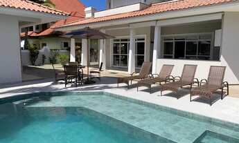 Imagem 2: Casa para aluguel e venda com 400 metros quadrados com 5 quartos.