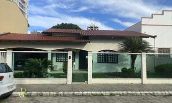 Imagem: Casa para Venda em Itajaí, São João