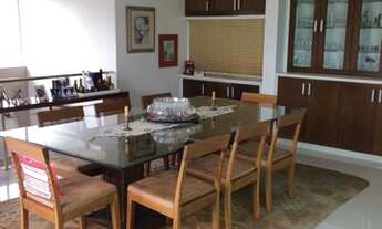 Imagem 6: Casa de condomínio para venda tem 444 m² com 4 quartos sendo 4 suites, piscina e churrasqu