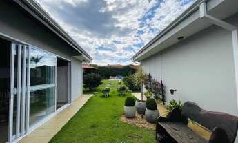 Imagem 2: Casa para venda possui 200 metros quadrados com 3 quartos e 1 suíte <br>Excelente Co