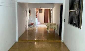 Imagem: Belíssimo terreno com 3 casas no centro