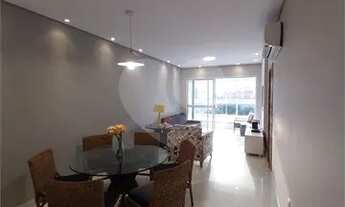 Imagem 4: Apartamento com 105 m2, 2 dormitórios, 1 suíte, varanda, 1 quadra da praia no Embaré!