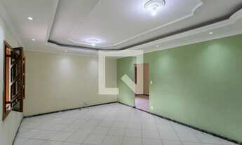 Imagem 2: Casa para Aluguel - Letícia, 3 Quartos, 220 m2