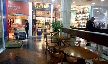 Imagem 3: Loja com 30 m2 no melhor de Ipanema. Banheiro interno próprio, ar condicionado central e a