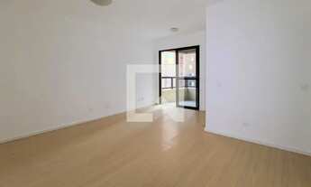 Imagem 2: Apartamento para Aluguel - Água Verde, 2 Quartos, 72 m2