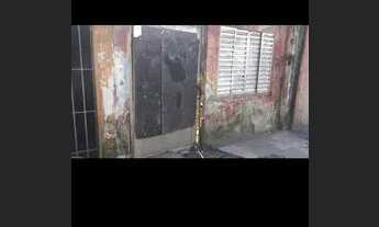 Imagem: Casa de frente em comunidade