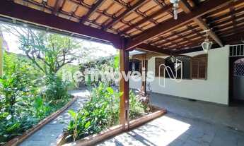 Imagem: Excelente Casa de Dois Andares à Venda