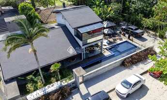 Imagem 2: Venda de casa residencial com 3 dormitórios no bairro Campeche - 144 m² de área útil