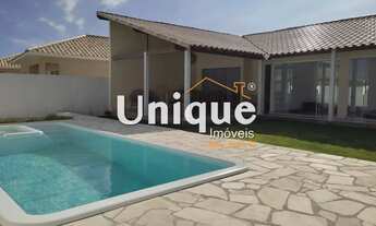 Imagem: Casa com piscina e 4 quartos na Praia Linda