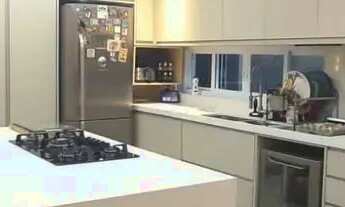 Imagem: Lindo Sobrado reformado para venda possui