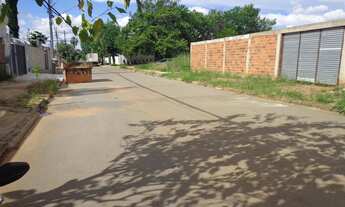 Imagem 5: Lote/Terreno amplo com 424 metros quadrados, totalmente plano e em excelente localização