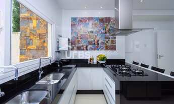 Imagem 6: Casa de condomínio sobrado para venda possui 348 metros quadrados com 5 quartos