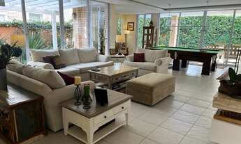 Imagem 5: Casa para venda tem 400 metros quadrados com 5 quartos.