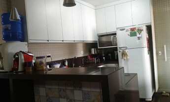 Imagem 5: Casa para venda possui 215 metros quadrados com 3 quartos, 2 vgs