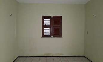 Imagem 6: EXCELENTE CASA COM GARAGEM, UM QUARTO, QUINTAL E FORRADA! NO BAIRRO MONDUBIM!