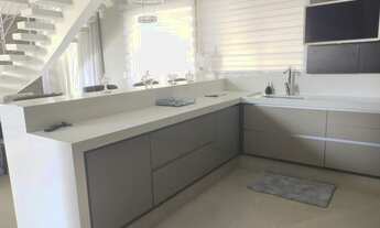 Imagem 5: Casa de condomínio sobrado para venda tem 325 metros quadrados com 3 quartos