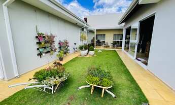 Imagem 7: Casa para venda possui 200 metros quadrados com 3 quartos e 1 suíte <br>Excelente Co