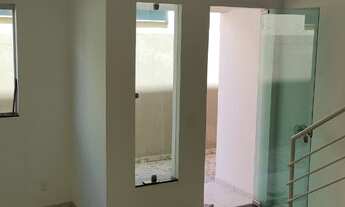 Imagem 2: Casa de condomínio para venda possui quadrados com 3 quartos