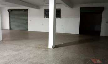 Imagem 4: Casa e salão Casa com 3 dormitórios