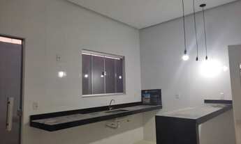 Imagem 6: Casa para venda tem 130 metros quadrados com 3 quartos em Centro - Taiobeiras - MG