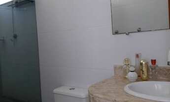 Imagem 5: Casa de condomínio para venda tem 220 metros quadrados com 3 quartos