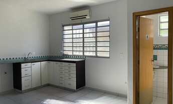 Imagem 2: Sala para profissionais de saúde e estética