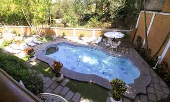 Imagem 3: Linda mansão com 1312 mts , Jardim, piscina, churrasqueira, salão de jogos, bar