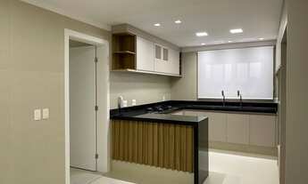 Imagem 4: Apartamento para venda possui 240 metros quadrados com 4 quartos