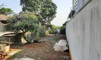 Imagem 2: Terreno entre a Av. Laguna e Av. Monteiro Lobato em Maringá