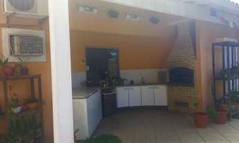 Imagem 5: Casa de condomínio para venda tem 220 metros quadrados com 4 quartos