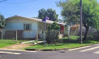 Imagem: Casa de esquina poucos metros da avenida