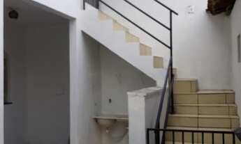 Imagem 2: ALUGO: Casa ampla, 6 quartos próximo à Avenida Fraga Maia