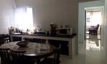 Imagem 3: Casa para venda tem 186 m² com 3 quartos em Vila Nova Cintra - Mogi das Cruzes - SP