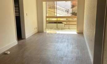 Imagem 2: Apartamento 2 dormitórios no Bairro Cristal em Porto Alegre