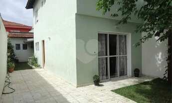 Imagem: Sobrado Gracioso em Rua sem saída. Reformado