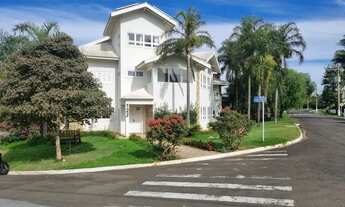 Imagem 3: Casa de condomínio para aluguel possui 680 metros quadrados com 6 quartos