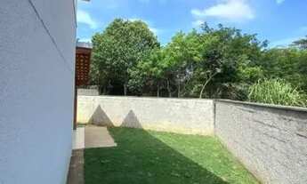 Imagem 5: Casa Andréia de canto com 3 dormitórios sendo 1 Suíte no Villa Flora