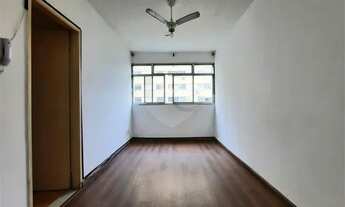 Imagem 3: Oportunidade Imperdível na Praça da Bnadeira!