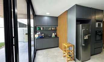 Imagem 4: Casa Alto Padrão, 4 Quartos, Closet, Hidromassagem, Garagem 3 carros, Cond, Permuta 700mil