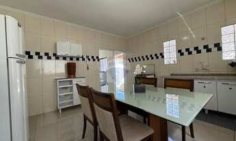 Imagem: CASA COM 3 DORMITÓRIOS 1 SUÍTE COM CLOSET