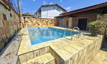 Imagem 4: Casa térrea com edícula em região Central de Caraguatatuba