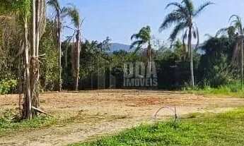 Imagem 4: More ou invista junto à natureza exuberante da ilha!