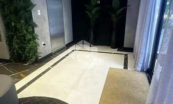 Imagem 2: Apartamento diferenciado na Meia Praia em Itapema com 3 suítes e 3 vagas de garagem