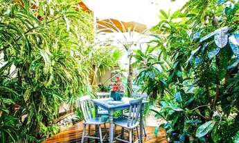 Imagem 5: Aluguel de Temporada e Venda! Mansão deslumbrante inspirada na riviera francesa, na quadra