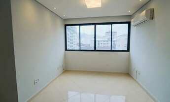 Imagem 2: Apartamento de 2 dormitórios e suíte, Reformado, 2 vagas demarcadas, Elevador e salão de f