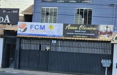 Imagem: Sobrando em frente ao fórum, estádio