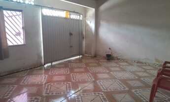 Imagem 4: Casa com terreno grande, excelente localização na área próxima a Augusto Montenegro