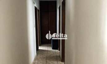 Imagem 5: Casa com 4 dormitórios à venda, 228 m² por R$ 700.000,00 - Oswaldo Rezende - Uberlândia/MG